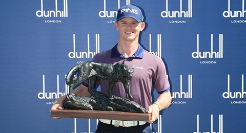 Stone levanta el título en la tierra de Schwartzel