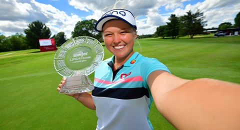 Brooke Henderson se adueñó de la fiesta de Thompson