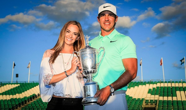 Brooks Koepka victoria mujer