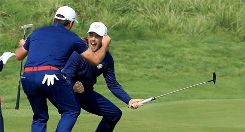 Europa, con Sergio y Fleetwood, golpea duro en los foursomes de la tarde