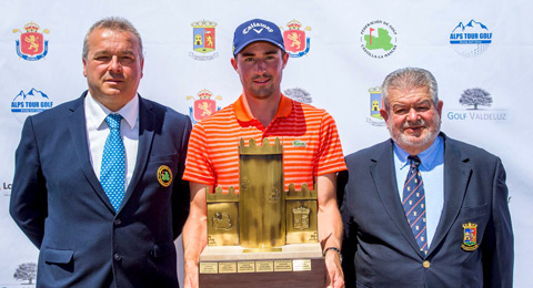 Victoria para la apuesta gala de Frederic Lacroix