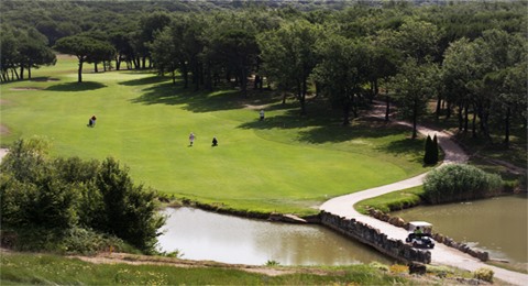 Cerca de un centenar de jugadores pararon en Golf Montanyà