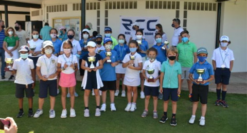 Lluvia de buen juego y birdies en la última parada del Pequecircuito andaluz