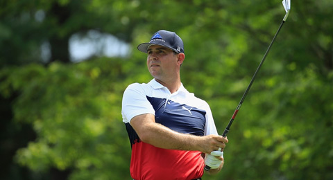 Gary Woodland lidera con los favoritos con más luces que sombras