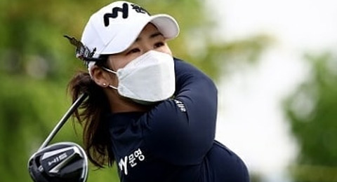 Inicio, entre mascarillas y guantes, del golf profesional en Asia