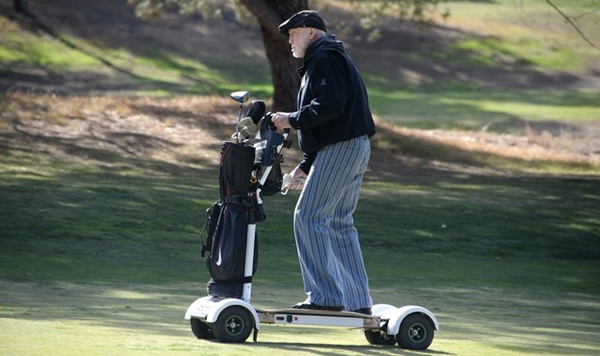 Golfboard race