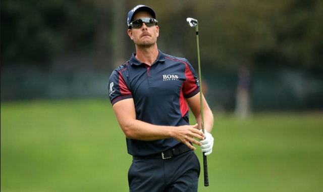 Henrik Stenson lidera con el nº1 a seis golpes