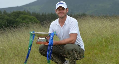 James Heath celebra el título en Escocia