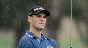 Kaymer alcanza el liderato en el desierto