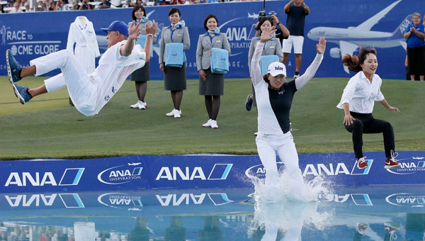 Jin Young Ko victoria ANA Inspiration 2019 baño piscina