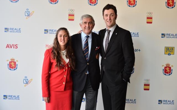 Jon Rahm y maría parra gala del golf