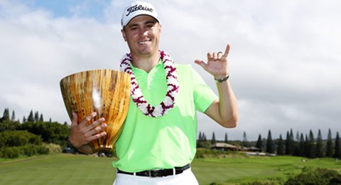 Justin Thomas salva los muebles en Kapalua y levanta el trofeo