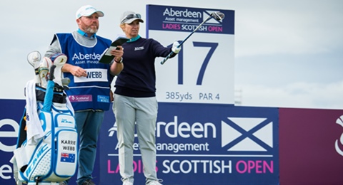 Jornada muy dura con frío, viento y Karrie Webb como líder