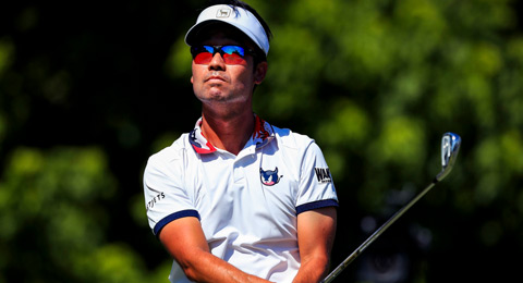 Kevin Na vuela muy bajo en Colonial