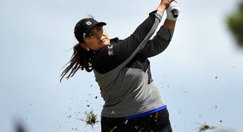 Día complicado de golf con el viento como hándicap