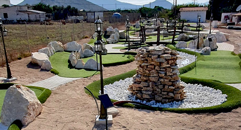 La Manga del Mar Menor ya presume de su nuevo minigolf