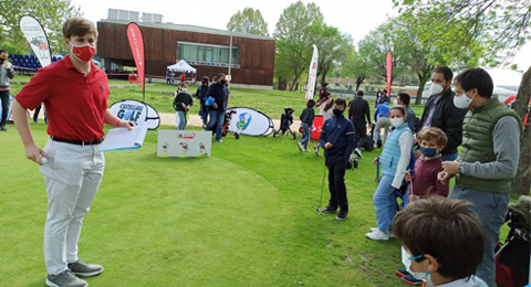 Más de 200 participantes llenaron la cita del Oso Bogey Santander Kids Tour