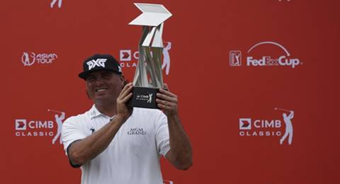 Pat Perez lleva la vieja escuela al triunfo en Kuala Lumpur