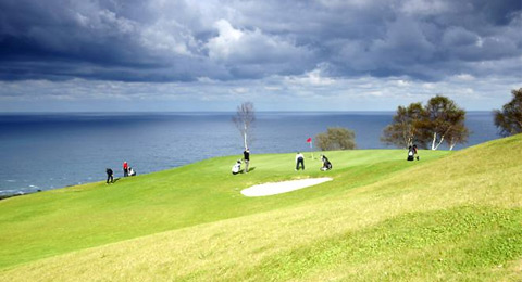 Solicitud de ayuda para salvar el campo de golf de Llanes