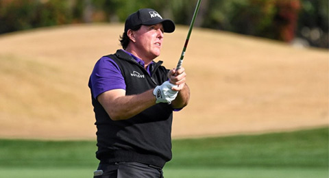 Mickelson llega al fin de semana en lo más alto