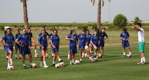 El fútbol femenino andaluz se prepara en Islantilla