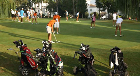 La Herrería golpea primero y con dureza en Lauro Golf