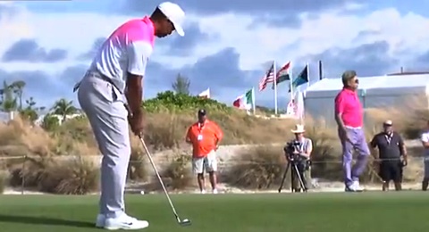 [Vídeo] Los primeros golpes de Tiger Woods en su regreso