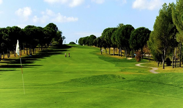 El Corte Inglés llevó al RACE su torneo con gran participación