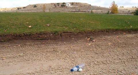 Cómo debemos actuar cuando la bola se encuentra en un obstáculo