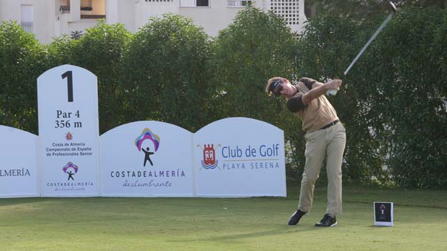 Carlos Suneson lidera en Playa Serena