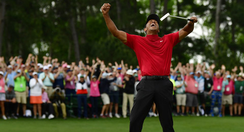 Un rugido histórico de Tiger Woods