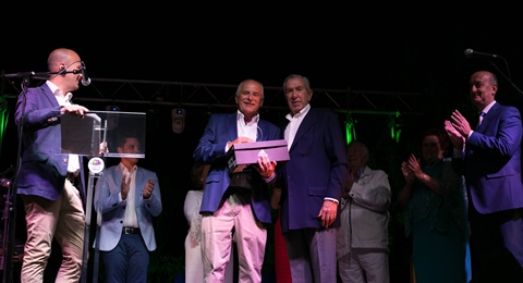 Premios de golf y solidaridad con la gala de la AECC