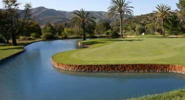 Especialistas del mundo del turismo se reúnen en el taller sobre promoción del golf